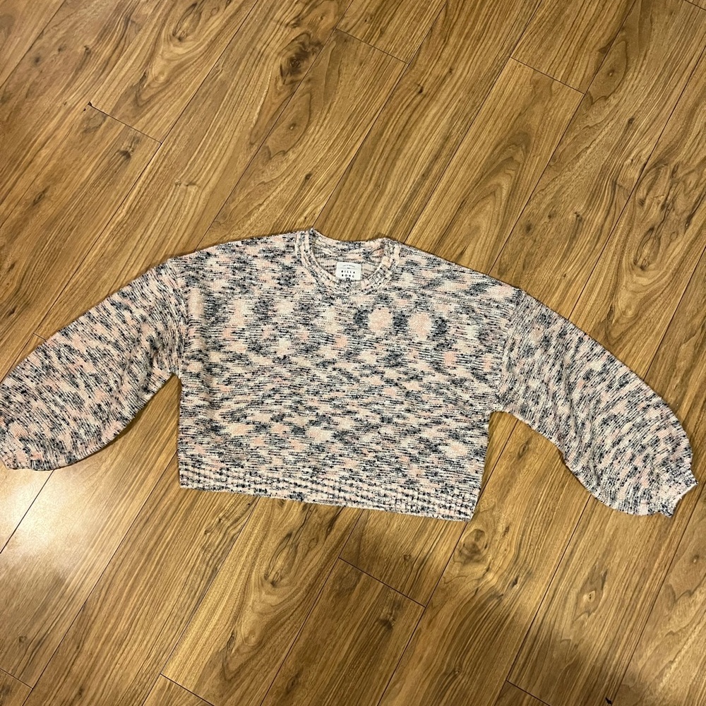 Billabong crop sweater size small